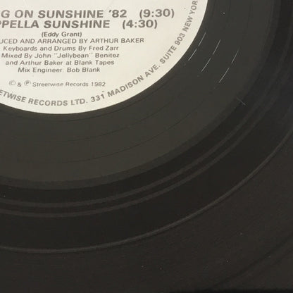 Rockers Revenge Featuring Donnie Calvin : Walking On Sunshine '82 (12", Sou)